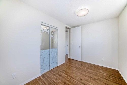 5307 Madigan Drive Ne, Calgary, AB - Indoor Photo Showing Other Room