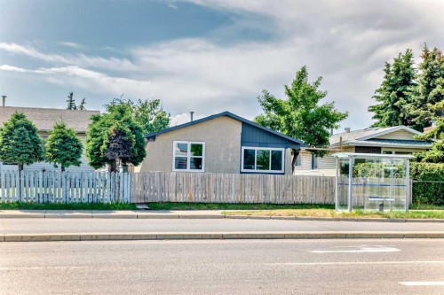 5307 Madigan Drive Ne, Calgary, AB - Outdoor