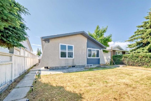 5307 Madigan Drive Ne, Calgary, AB - Outdoor