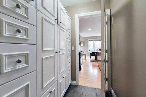 6 Royal Birkdale Court Nw, Calgary, AB - Indoor Photo Showing Other Room