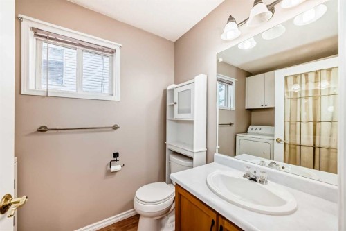 46 Coverdale Way Ne, Calgary, AB - Indoor Photo Showing Bathroom