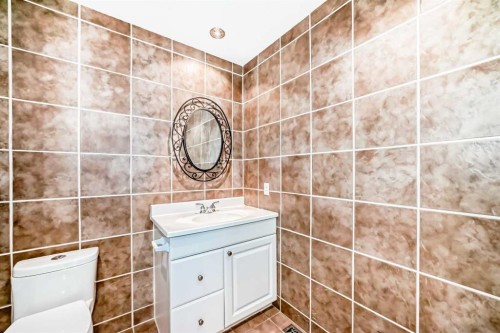 46 Coverdale Way Ne, Calgary, AB - Indoor Photo Showing Bathroom