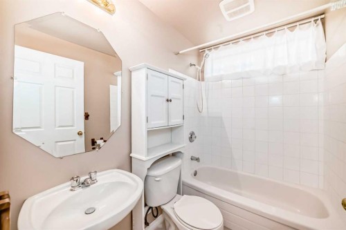 46 Coverdale Way Ne, Calgary, AB - Indoor Photo Showing Bathroom