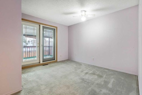 6416 28 Avenue Ne, Calgary, AB - Indoor Photo Showing Other Room