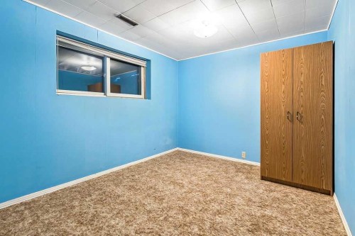6416 28 Avenue Ne, Calgary, AB - Indoor Photo Showing Other Room