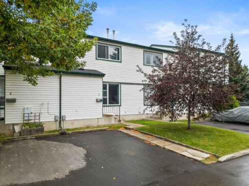 3-100 Pennsylvania Road SE Calgary, AB T2A 4Y8