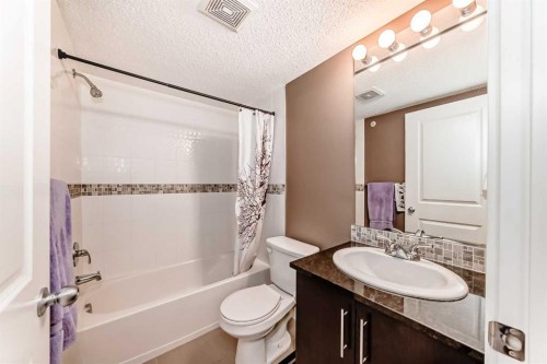 3407-81 Legacy Boulevard Se, Calgary, AB - Indoor Photo Showing Bathroom