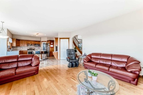 75 Hampstead Way Nw, Calgary, AB - Indoor Photo Showing Living Room