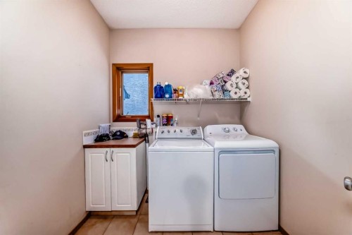 75 Hampstead Way Nw, Calgary, AB - Indoor Photo Showing Laundry Room
