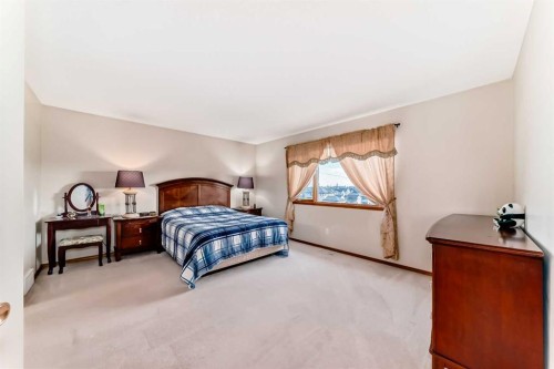 75 Hampstead Way Nw, Calgary, AB - Indoor Photo Showing Bedroom