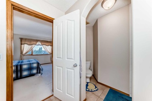 75 Hampstead Way Nw, Calgary, AB - Indoor Photo Showing Other Room
