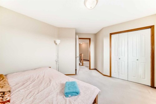 75 Hampstead Way Nw, Calgary, AB - Indoor Photo Showing Bedroom
