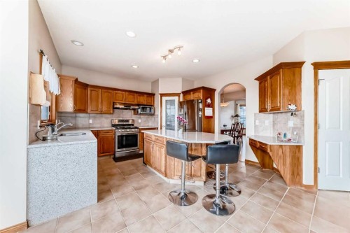 75 Hampstead Way Nw, Calgary, AB - Indoor Photo Showing Kitchen
