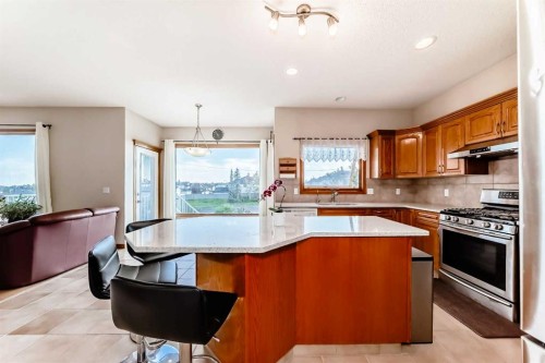 75 Hampstead Way Nw, Calgary, AB - Indoor Photo Showing Kitchen With Stainless Steel Kitchen