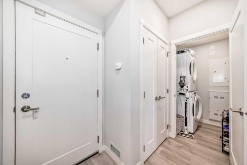 310-150 Shawnee Square, Calgary, AB - Indoor Photo Showing Other Room