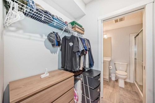 310-150 Shawnee Square, Calgary, AB - Indoor Photo Showing Other Room