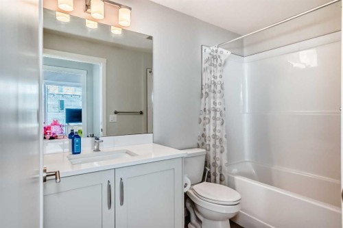 310-150 Shawnee Square, Calgary, AB - Indoor Photo Showing Bathroom