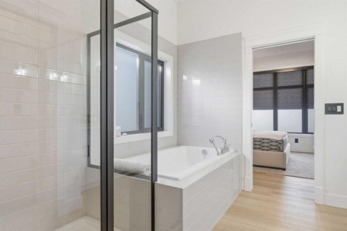 352 Coopersfield Rise Sw, Airdrie, AB - Indoor Photo Showing Bathroom