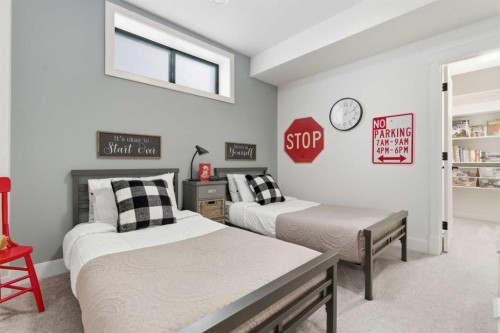 352 Coopersfield Rise Sw, Airdrie, AB - Indoor Photo Showing Bedroom