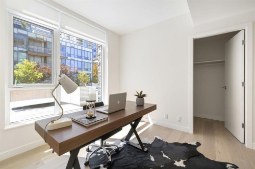 102-88 Waterfront Mews Sw, Calgary, AB - Indoor Photo Showing Office