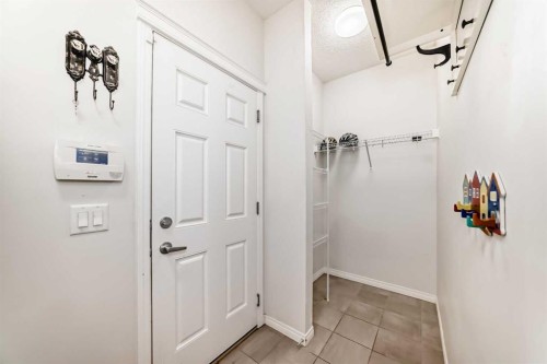 114 Walgrove Green Se, Calgary, AB - Indoor Photo Showing Other Room