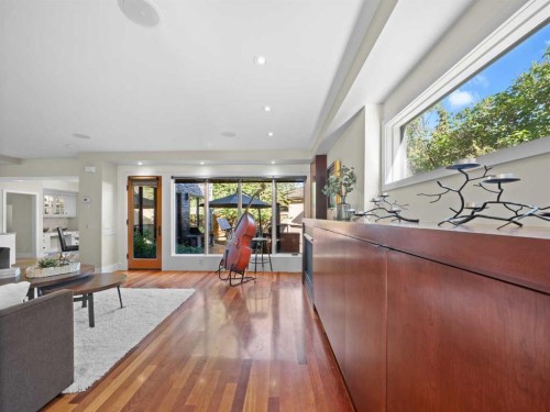 2716 Carleton Street Sw, Calgary, AB - Indoor