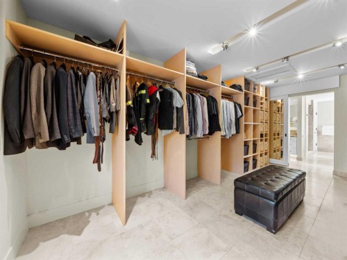 2716 Carleton Street Sw, Calgary, AB - Indoor With Storage