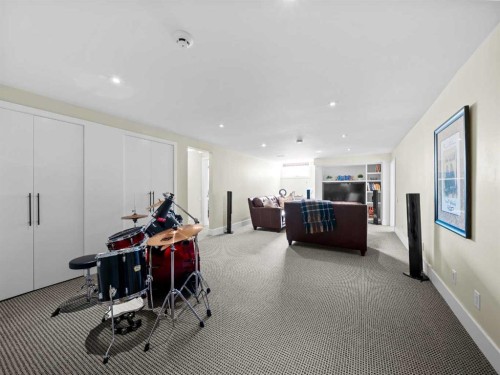 2716 Carleton Street Sw, Calgary, AB - Indoor