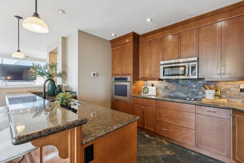 2802-910 5 Avenue Sw, Calgary, AB - Indoor Photo Showing Kitchen