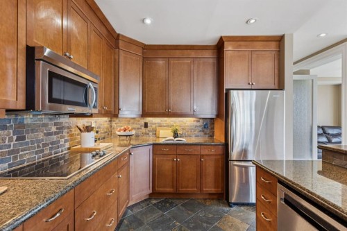 2802-910 5 Avenue Sw, Calgary, AB - Indoor Photo Showing Kitchen