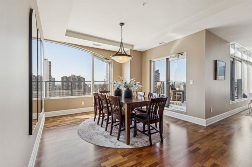 2802-910 5 Avenue Sw, Calgary, AB - Indoor Photo Showing Dining Room