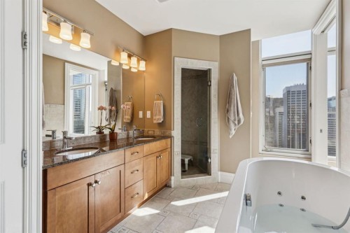 2802-910 5 Avenue Sw, Calgary, AB - Indoor Photo Showing Bathroom