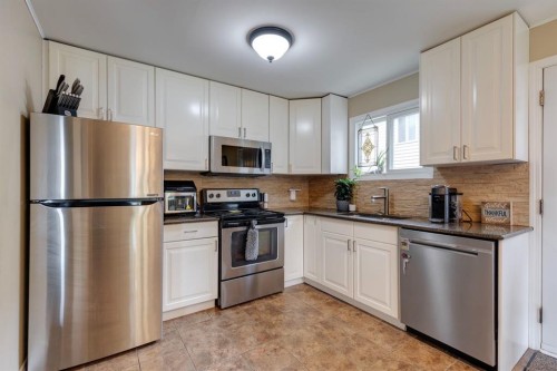 87 Falton Close Ne, Calgary, AB - Indoor Photo Showing Kitchen
