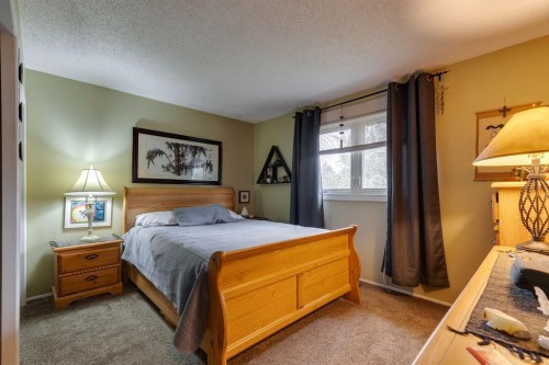87 Falton Close Ne, Calgary, AB - Indoor Photo Showing Bedroom