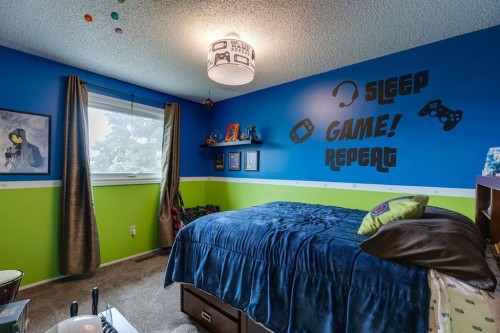 87 Falton Close Ne, Calgary, AB - Indoor Photo Showing Bedroom