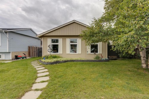 87 Falton Close Ne, Calgary, AB - Outdoor