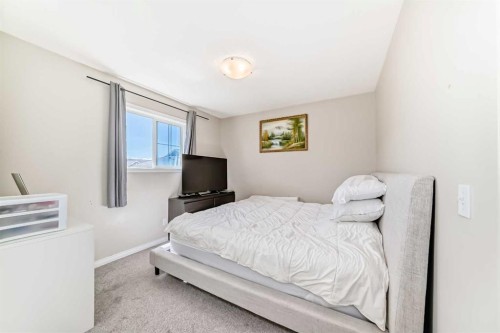 337-111 Tarawood Lane Ne, Calgary, AB - Indoor Photo Showing Bedroom