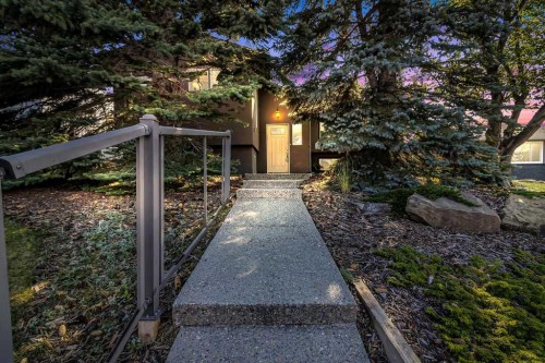 16 Rundleson Way Ne, Calgary, AB - Outdoor