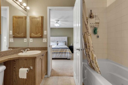 164 Covepark Close Ne, Calgary, AB - Indoor Photo Showing Bathroom