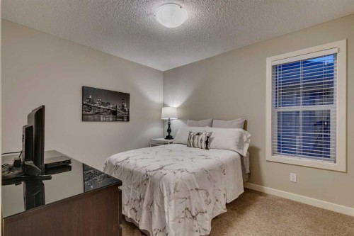 101 Cranarch Common Se, Calgary, AB - Indoor Photo Showing Bedroom