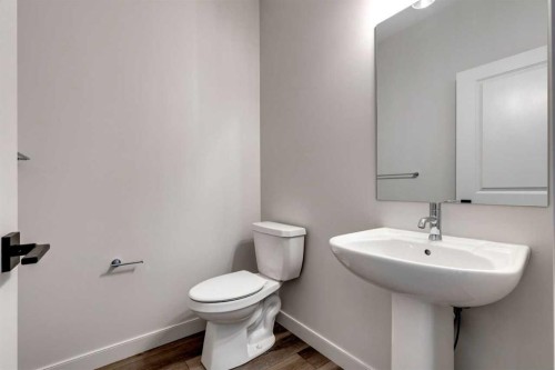 435 Rivercrest Road, Cochrane, AB - Indoor Photo Showing Bathroom