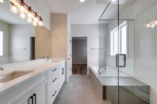 435 Rivercrest Road, Cochrane, AB - Indoor Photo Showing Bathroom