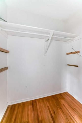 2809 38 Street Sw, Calgary, AB - Indoor