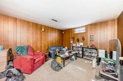 2809 38 Street Sw, Calgary, AB - Indoor