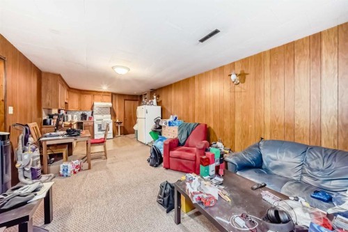 2809 38 Street Sw, Calgary, AB - Indoor