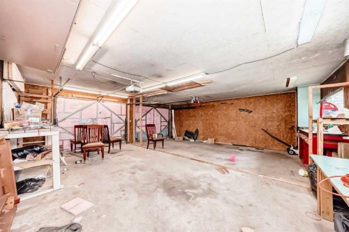 2809 38 Street Sw, Calgary, AB - Indoor