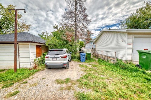 2809 38 Street Sw, Calgary, AB - Outdoor