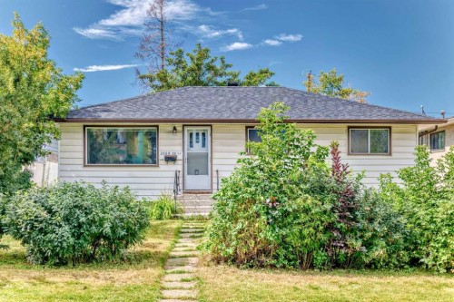 2809 38 Street Sw, Calgary, AB - Outdoor