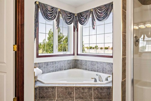 10417 Hamptons Boulevard Nw, Calgary, AB - Indoor Photo Showing Bathroom