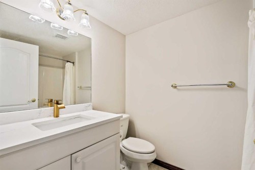 10417 Hamptons Boulevard Nw, Calgary, AB - Indoor Photo Showing Bathroom